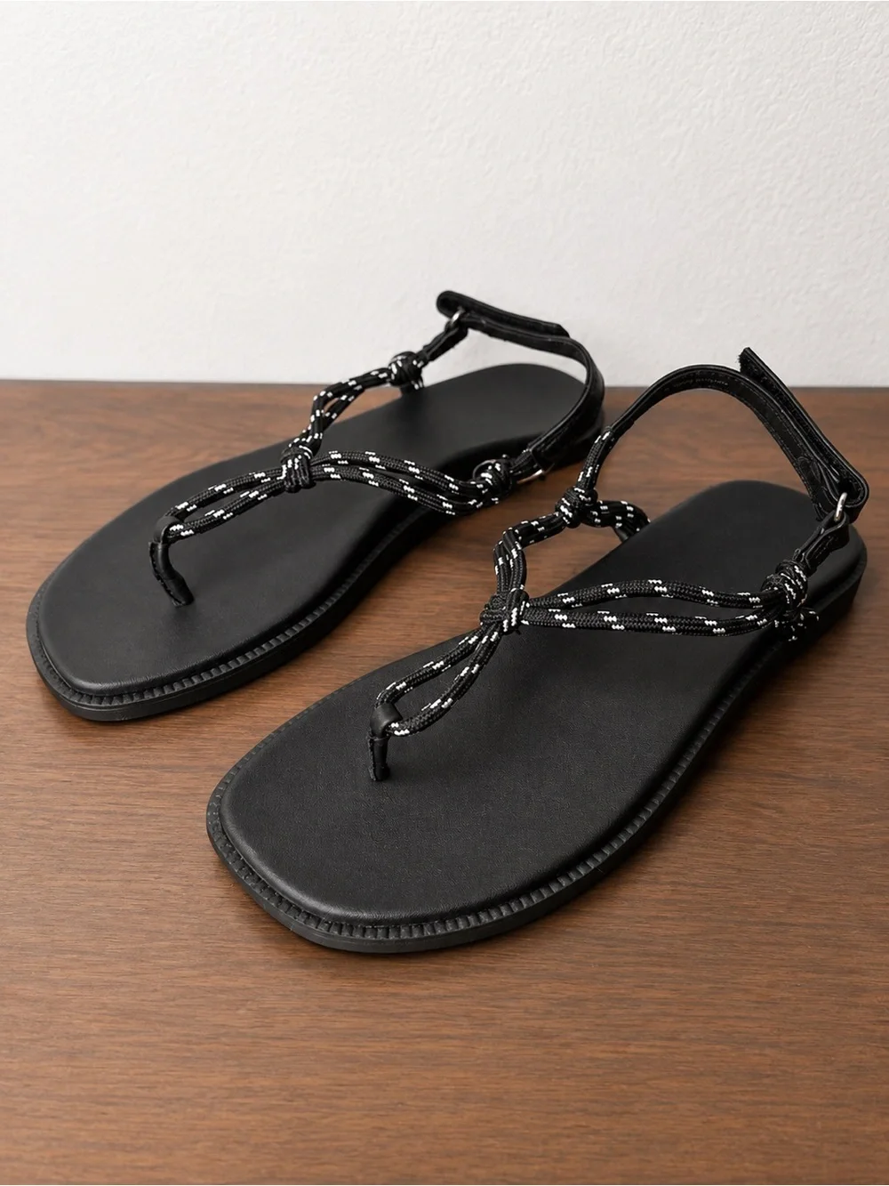 NWT 8 women’s wild fable Black Knotted Rope T-Strap Sandals